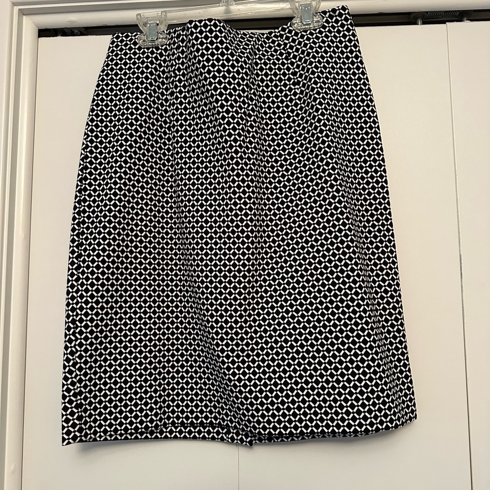 J. Jill Black and White Geometric Pencil Skirt